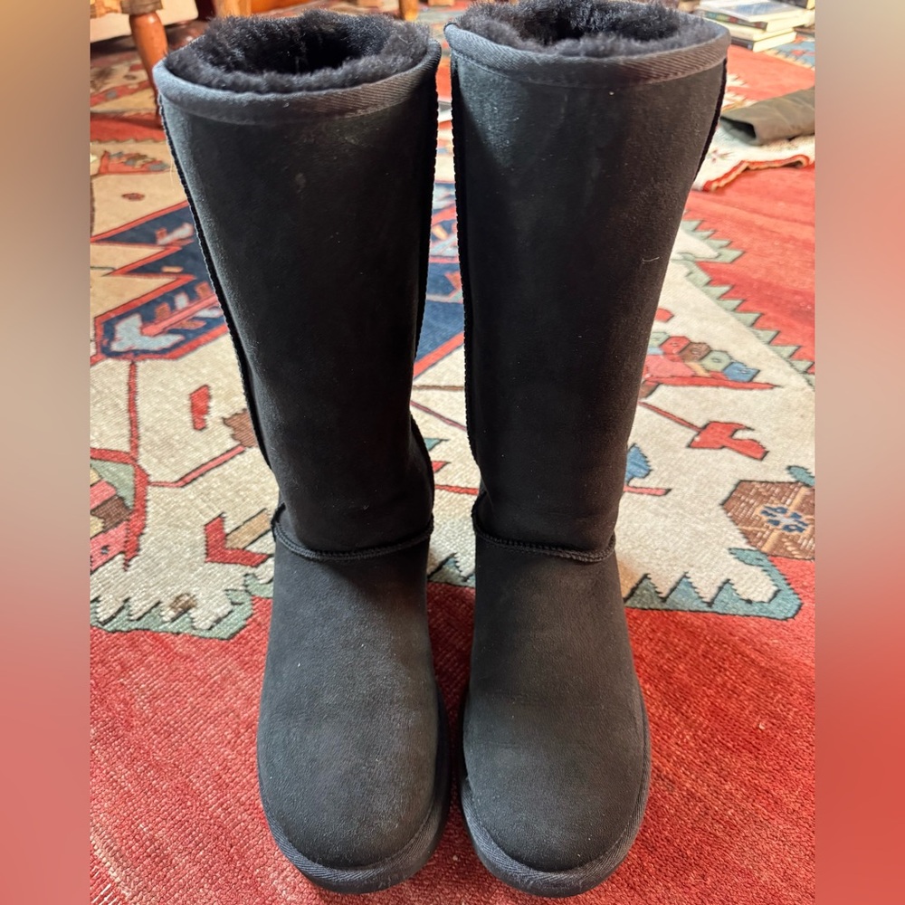 Ugg Classic Tall Sued Water Repellent Boots, size 9